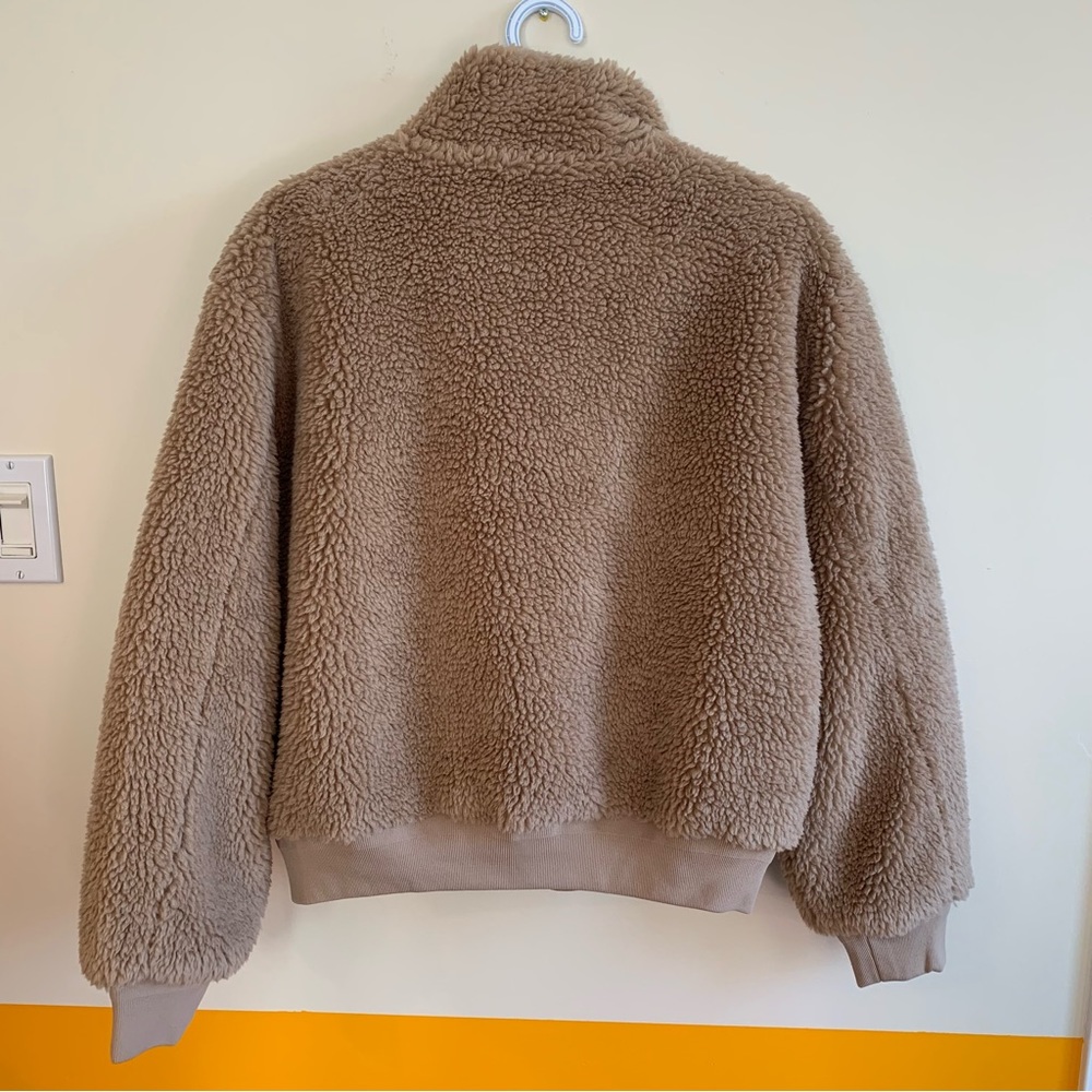 Aritzia Antic Teddy Sherpa Bomber Jacket
By The Group Babaton - Picture 9 of 9